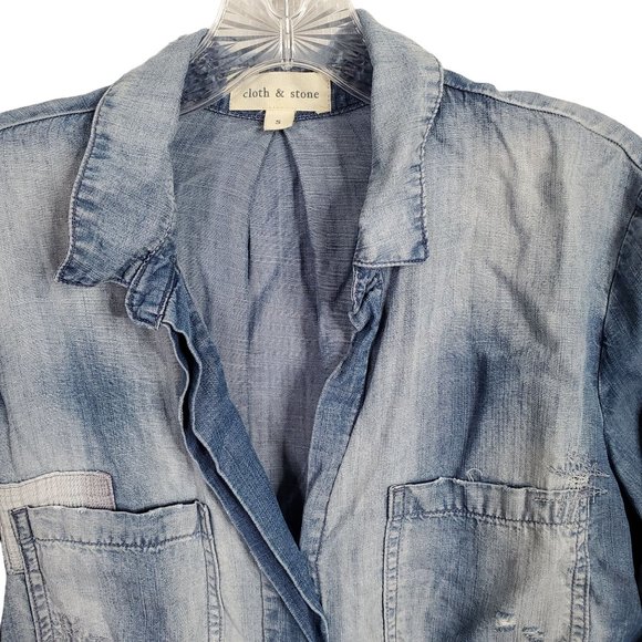 Cloth & Stone Size S Shirt Chambray Button Down Distressed Roll Tab Split Tail - Picture 8 of 12